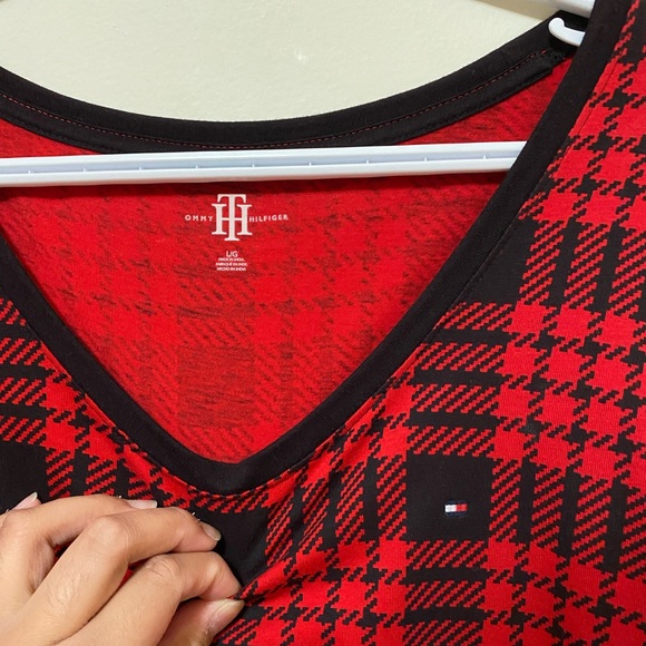 Tommy Hilfiger Sweater - Picture 2 of 2